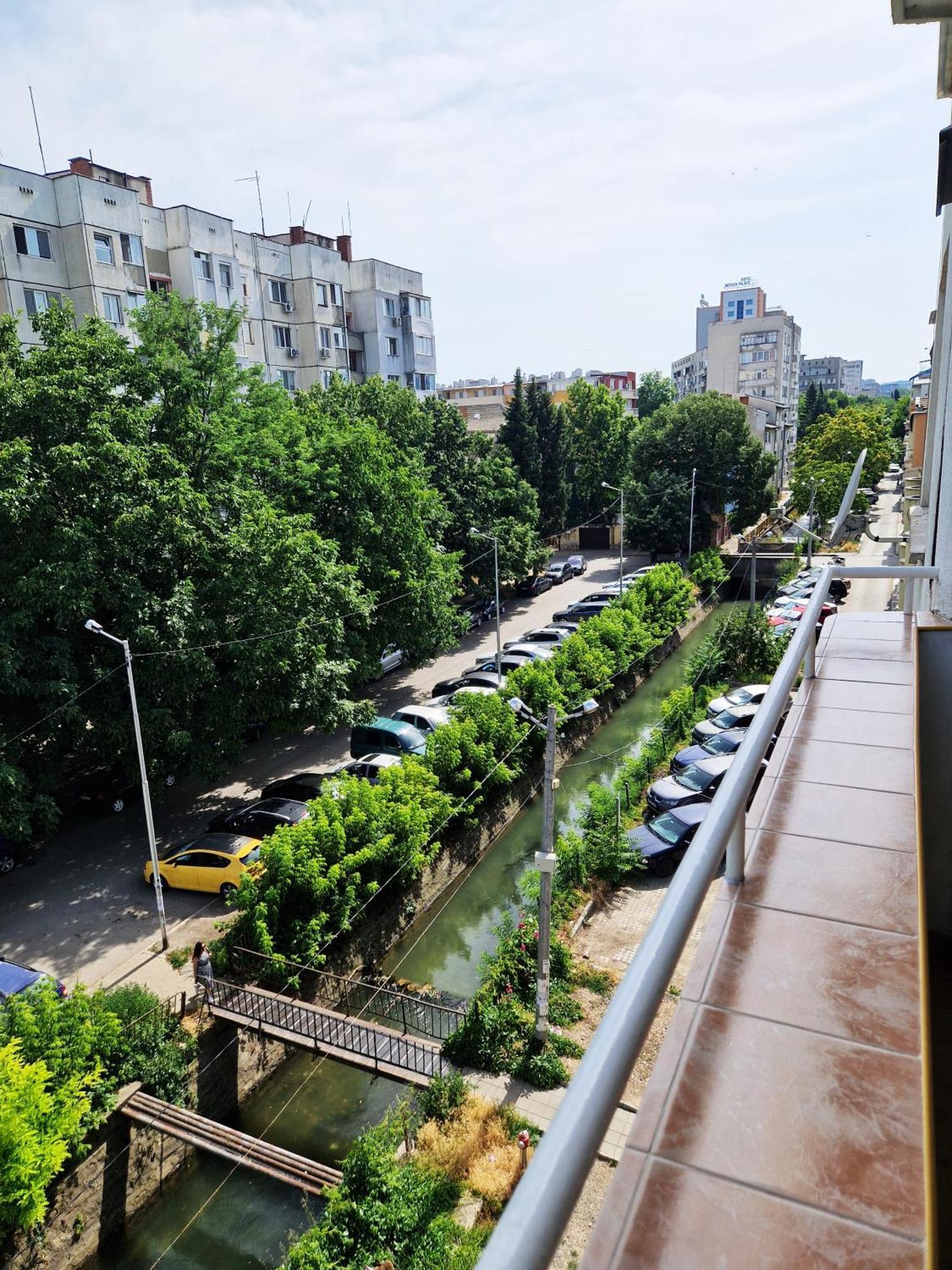 Central Apartment - Spacious Designer Property In Sztara Zagora Kültér fotó